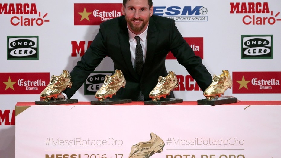 MESSI RECIBIÓ SU CUARTA BOTA DE ORO Zorzal MESSI RECIBIÓ SU CUARTA BOTA DE ORO Zorzal